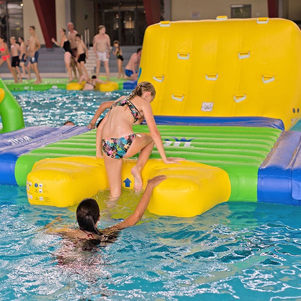 30131_T-Connect_SUS_2018_pool_002_web