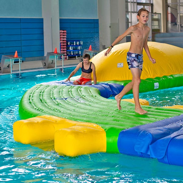 30136_R-Connect_SUS_2018_pool_002_web
