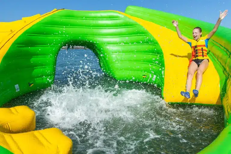 wibit-actionloop-curved-slide.webp